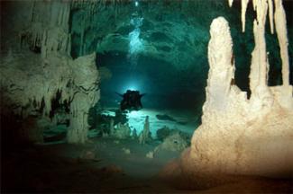 Speleology diving