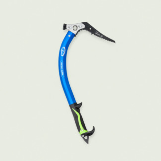 Location piolet traction cascade de glace